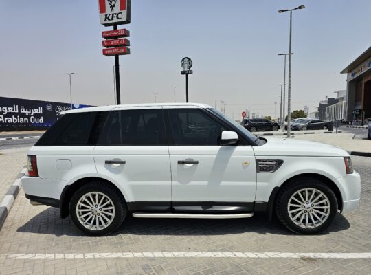 RANGE ROVER 2011, GCC,129000 KMS, SPORTS SUPERCHARGER, NO 1 FOR SALE