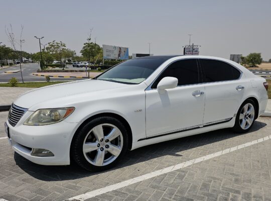 LEXUS LS460L, GCC SPECS, FULLY LOADED FOR SALE