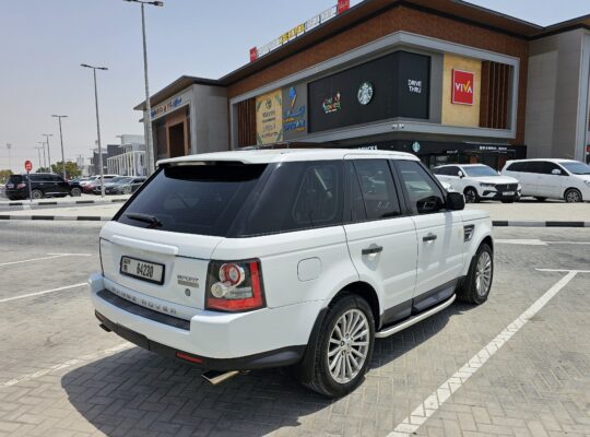 RANGE ROVER 2011, GCC,129000 KMS, SPORTS SUPERCHARGER, NO 1 FOR SALE