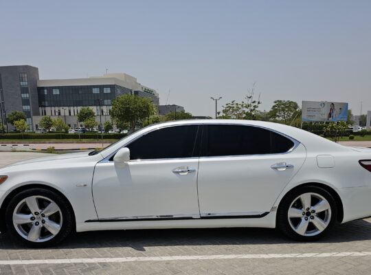LEXUS LS460L, GCC SPECS, FULLY LOADED FOR SALE
