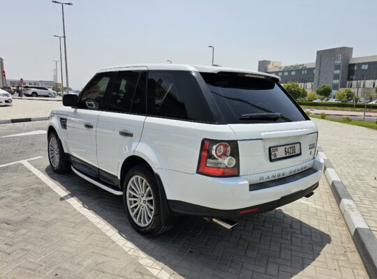 RANGE ROVER 2011, GCC,129000 KMS, SPORTS SUPERCHARGER, NO 1 FOR SALE