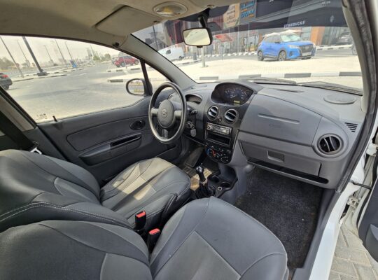 CHEVROLET SPARK 2015, 800CC ENGINE, GCC, MANUAL GEAR CAR FOR SALE