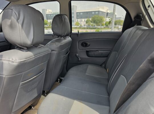 CHEVROLET SPARK 2015, 800CC ENGINE, GCC, MANUAL GEAR CAR FOR SALE