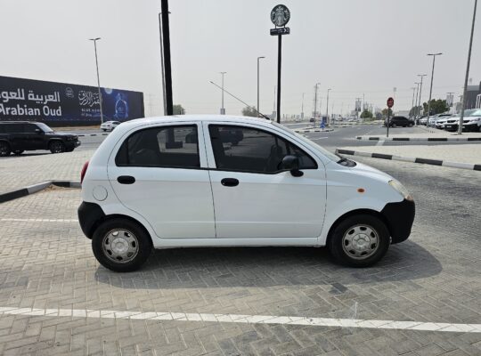 CHEVROLET SPARK 2015, 800CC ENGINE, GCC, MANUAL GEAR CAR FOR SALE