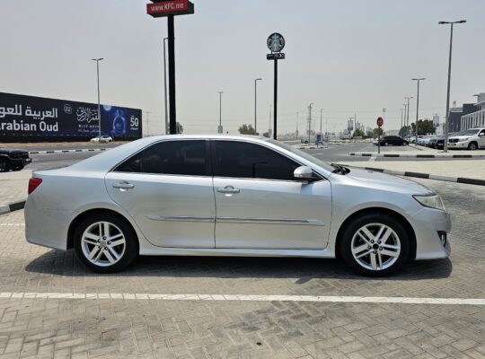 TOYOTA CAMRY 2013 SE, GCC SPECS, MID OPTION CAR FOR SALE