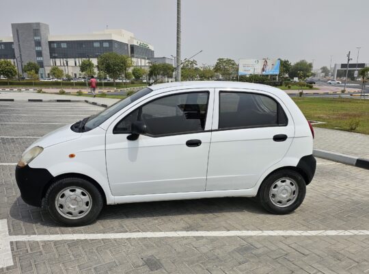 CHEVROLET SPARK 2015, 800CC ENGINE, GCC, MANUAL GEAR CAR FOR SALE