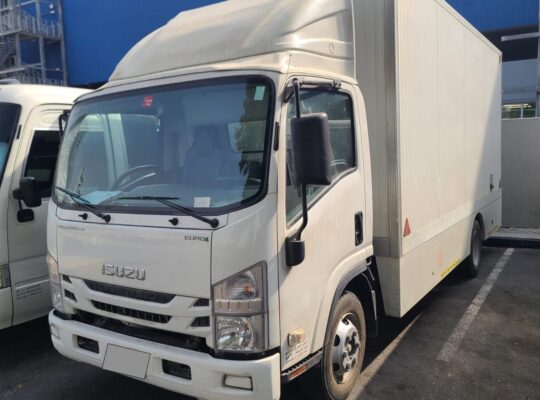 ISUZU NPR PICKUP 3 TON BUYER IN JEBEL ALI FREE ZONE ( USED COMMERCIAL VEHICLE BUYER IN JAFZA DUBAI )