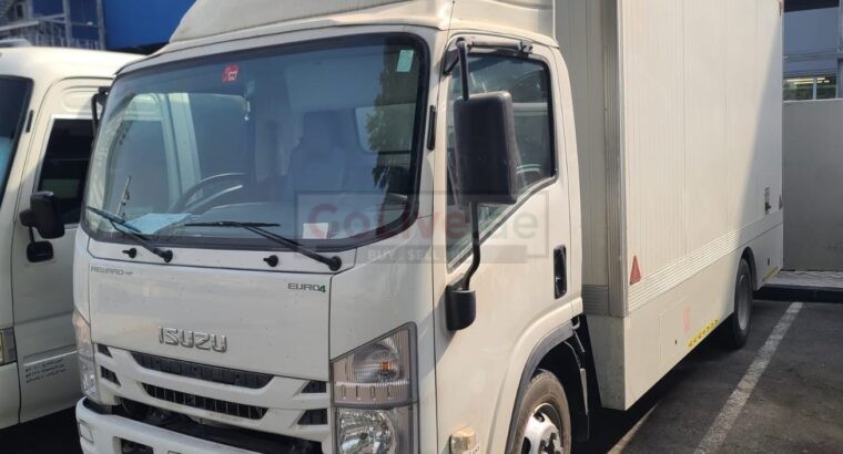 ISUZU NPR PICKUP 3 TON BUYER IN SHARJAH INDUSTRIAL ( USED COMMERCIAL VEHICLE BUYER IN SOUQ AL HARAJ SHARJAH )