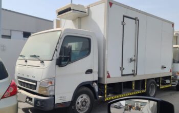 MITSUBISHI CANTER CHILLER BOX BUYER IN SHARJAH ( USED COMMERCIAL VEHICLE BUYER IN SHARJAH )