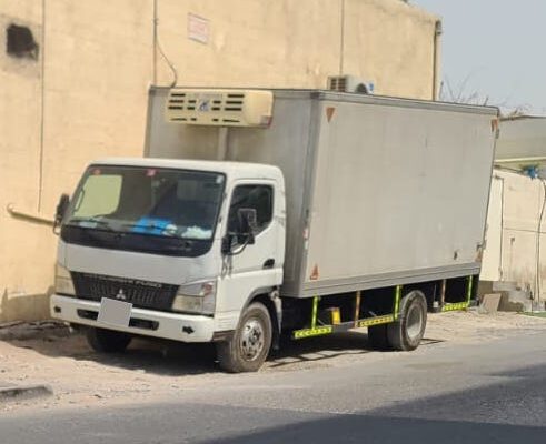 MITSUBISHI CANTER CHILLER BOX BUYER IN AL QOUZ INDUSTRIAL CITY DUBAI ( USED COMMERCIAL VEHICLE BUYER IN AL QOUZ INDUSTRIAL DUBAI )