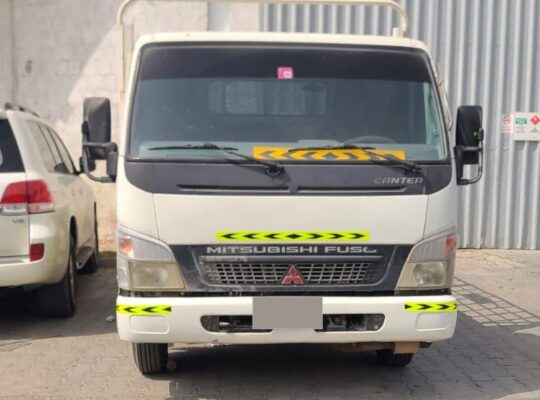 MITSUBISHI CANTER RECOVERY BUYER IN SHARJAH ( USED COMMERCIAL VEHICLE BUYER IN SHARJAH )
