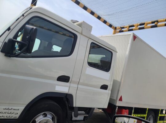 MITSUBISHI CANTER DOUBLE CABIN BUYER IN SHARJAH INDUSTRIAL ( USED COMMERCIAL VEHICLE BUYER IN SHARJAH INDUSTRIAL )