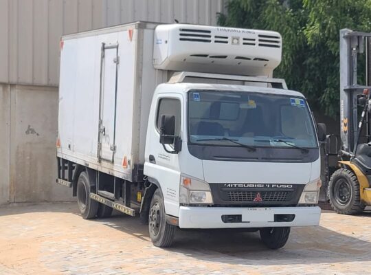 MITSUBISHI CANTER CHILLER BOX BUYER IN SHARJAH INDUSTRIAL ( USED COMMERCIAL VEHICLE BUYER IN SHARJAH INDUSTRIAL )