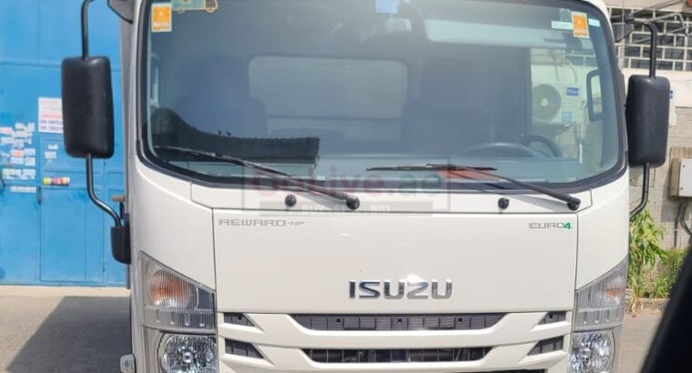 ISUZU NPR CHILLER BOX BUYER IN AL SAJJA INDUSTRIAL ( USED COMMERCIAL VEHICLE BUYER IN AL SAJJA INDUSTRIAL SHARJAH )