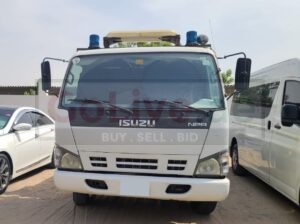 ISUZU NPR DUMPER BUYER IN SHARJAH ( USED COMMERCIAL VEHICLE BUYER IN SHARJAH )