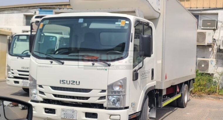 ISUZU NPR CHILLER BOX BUYER IN SHARJAH ( USED COMMERCIAL VEHICLE BUYER IN SHARJAH )