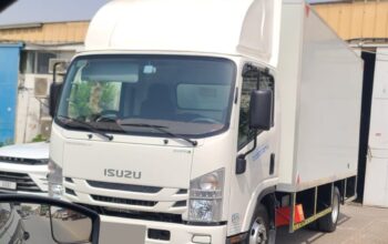 ISUZU NPR PICKUP 3 TON BUYER IN SHARJAH INDUSTRIAL( USED COMMERCIAL VEHICLE BUYER IN SHARJAH INDUSTRIAL )