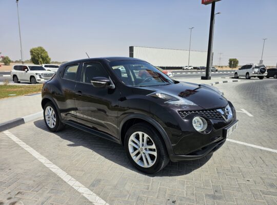 NISSAN JUKE 2015, GCC SPECS, LESS KMS CAR FOR SALE