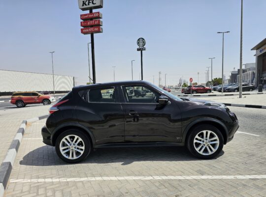 NISSAN JUKE 2015, GCC SPECS, LESS KMS CAR FOR SALE
