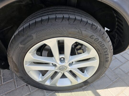 NISSAN JUKE 2015, GCC SPECS, LESS KMS CAR FOR SALE
