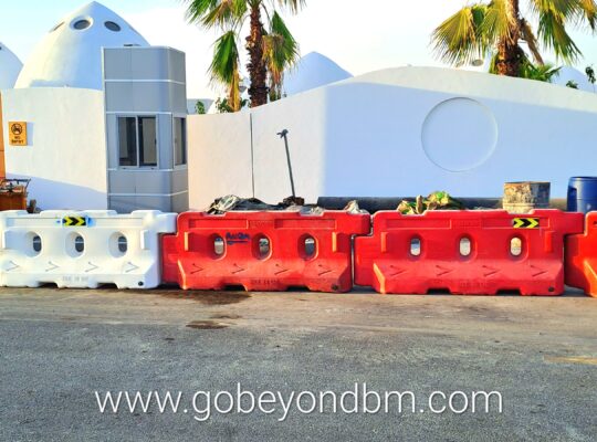 Water-Filled Barriers / Road Safety Barriers