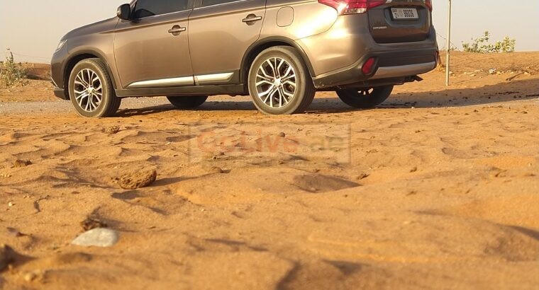 7seater good condition Brown outlander 4wheel auto drive car with 2.4L engine can give good mileage in city