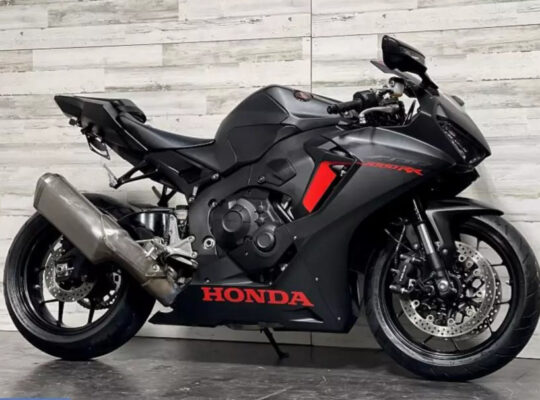 2018 HONDA CBR
