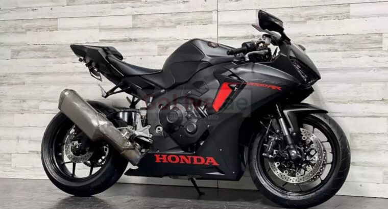 2018 HONDA CBR