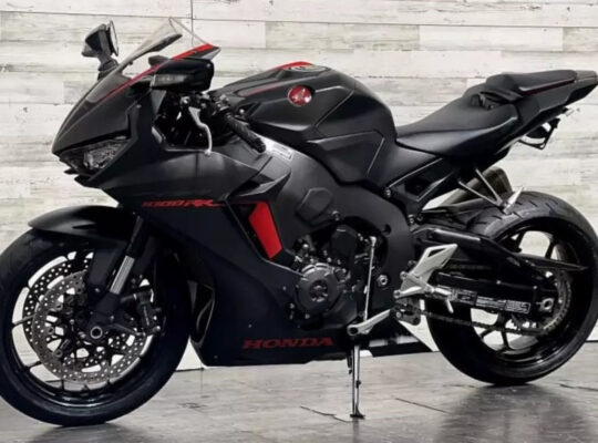 2018 HONDA CBR