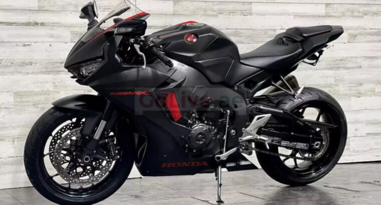 2018 HONDA CBR