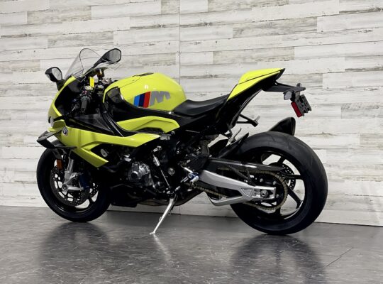 2022 BMW 1000 RR (+974 66574363)