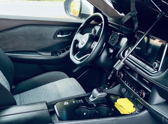 Nissan Rogue-X-Trail-2023