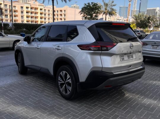 Nissan Rogue-X-Trail-2023