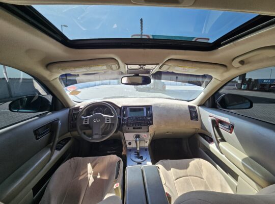 Infiniti fx35 Fully Loaded, GCC, Less kms Driven, 1st Owner