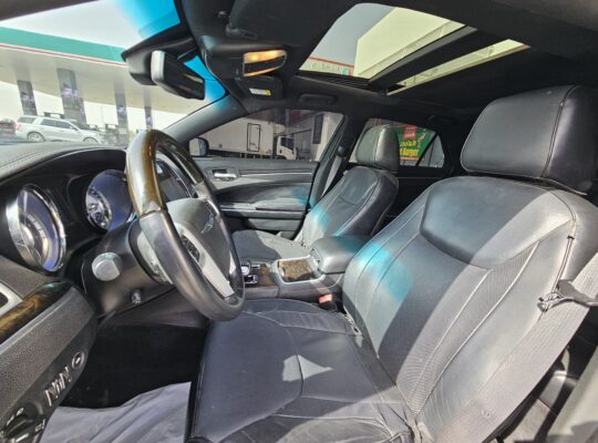 CHRYSLER 300C, 2014, GCC SPECS. V6, 3.6L FULLY LOADED FOR SALE