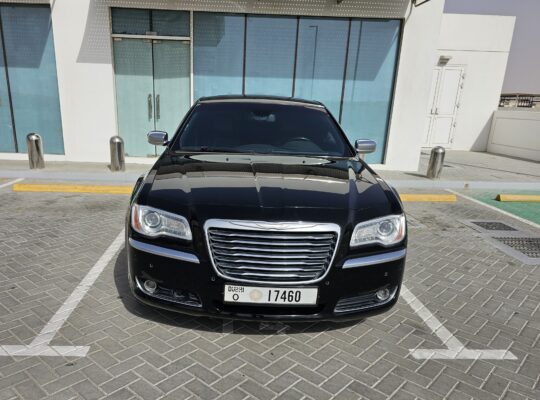 CHRYSLER 300C, 2014, GCC SPECS. V6, 3.6L FULLY LOADED FOR SALE