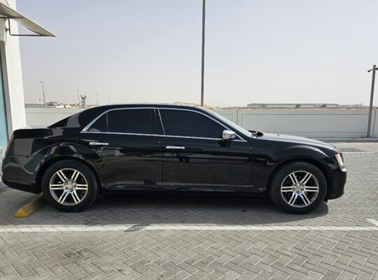 CHRYSLER 300C, 2014, GCC SPECS. V6, 3.6L FULLY LOADED FOR SALE