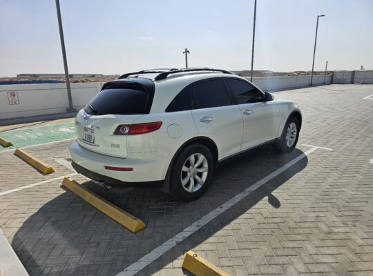 Infiniti fx35 Fully Loaded, GCC, Less kms Driven, 1st Owner
