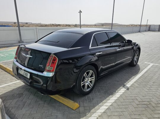 CHRYSLER 300C, 2014, GCC SPECS. V6, 3.6L FULLY LOADED FOR SALE