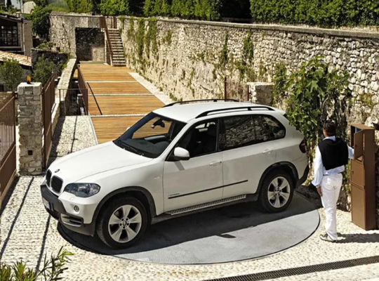 How to Install a Car Turntable in Dubai