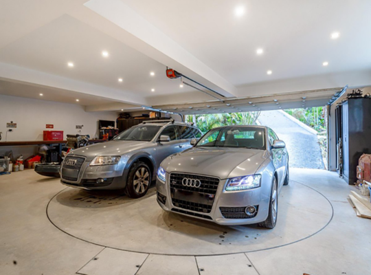 Luxury car turntables in Abu Dhabi