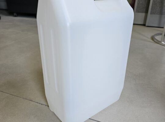5 LITER PLASTIC NEW CAN ( PLASTIC CANS IN SHARJAH )