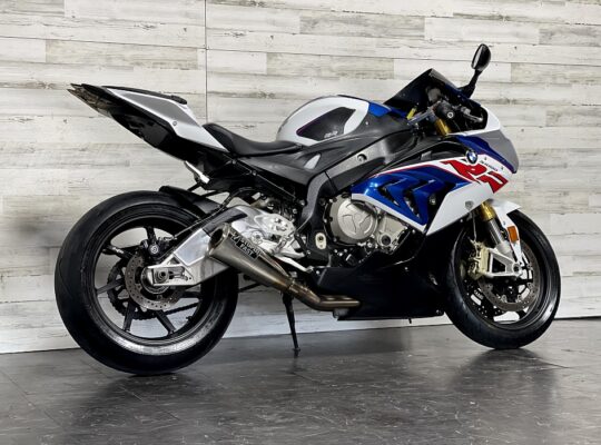 Clean 2022 BMW S1000RR