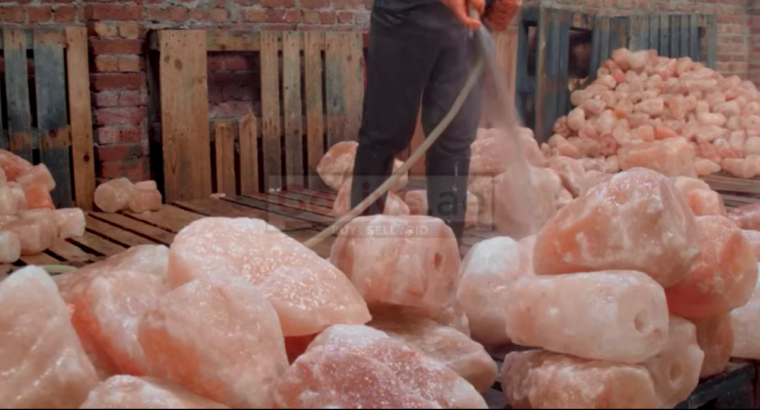 Animal salt licks ( Himalayan salt supplier for retailers in SAUDI ARABIA )