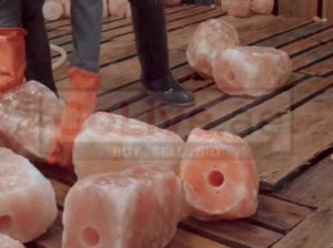 Pink Rock Salt for Animals ( Animal Licking Salt Supplier in FUJAIRAH UAE )