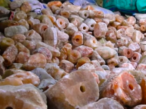 Pink Himalayan salt for pets ( Durable salt blocks for livestock in SHARJAH )