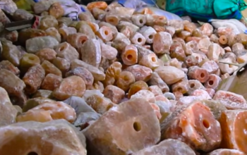 Pink Himalayan salt for pets ( Durable salt blocks for livestock in SHARJAH )