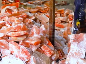 Pink rock salt for livestock ( Himalayan salt licks for animals in QATAR )