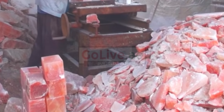 Animal Licking Salt ( Himalayan pink Rock Salt Supplier in KUWAIT )