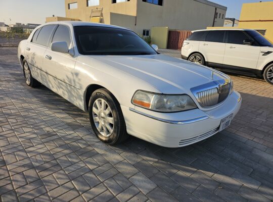 Lincoln Town Car Gcc, Executive L Edition 2005 for Sale